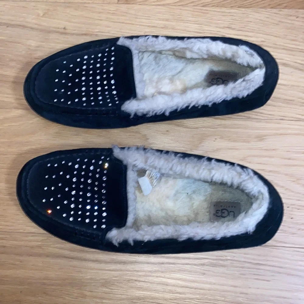 Ugg Ansley Studded Swarovski Crystal Rhinestone Black Suede Sheepskin Slipper - Picture 4 of 7